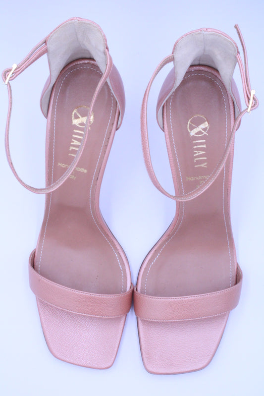 Sandales en cuir rose poudré